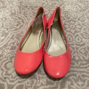 Never worn. Peachy flats